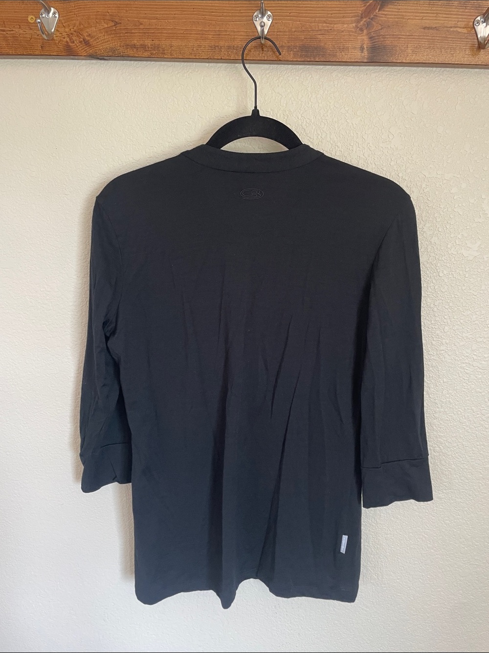 Icebreaker Women's Pure Merino Wool Black 3/4 Sleeve Henley Top L Baselayer - Picture 8 of 12